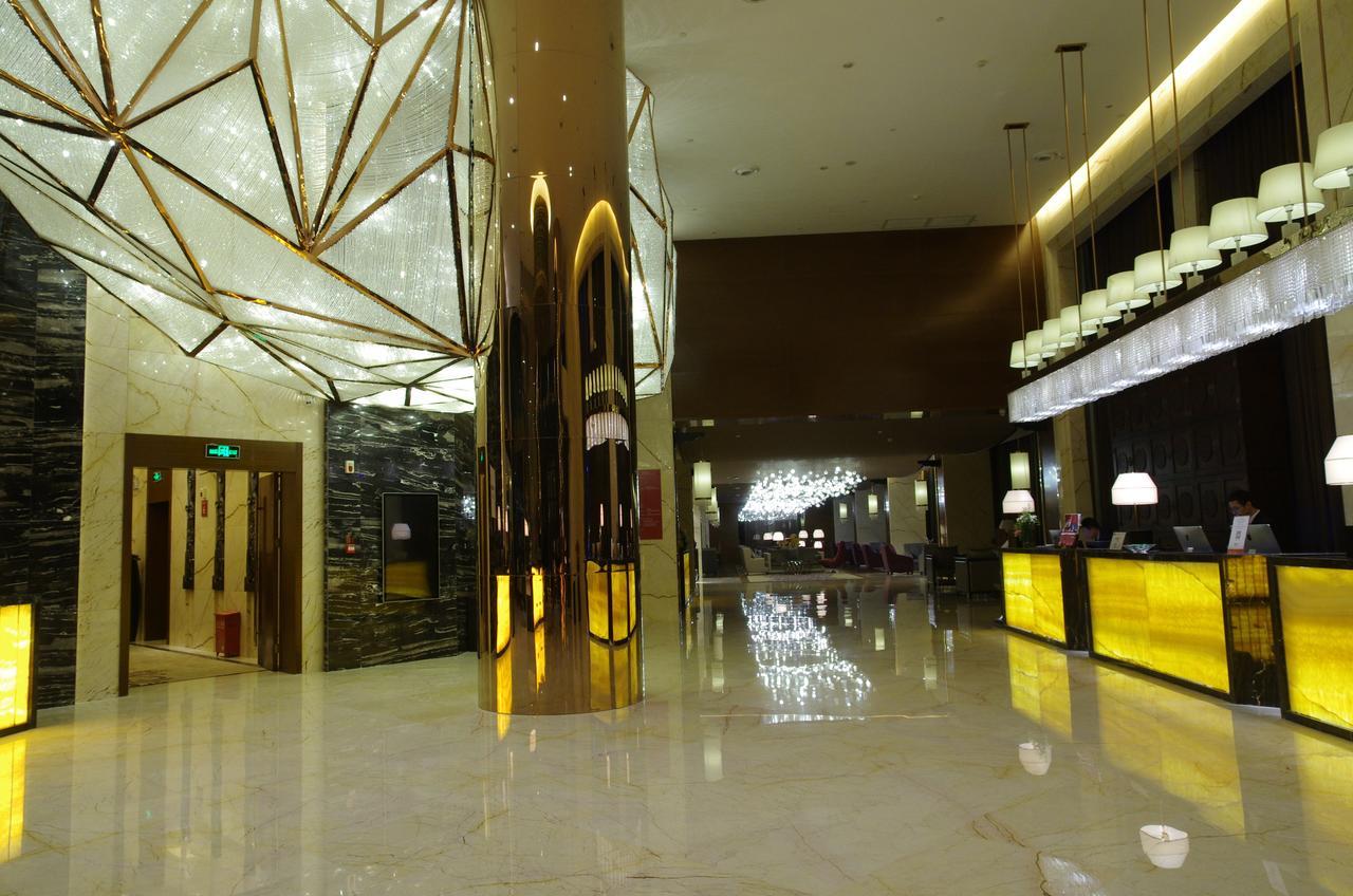 Argyle Grand Hotel Xingyi  Экстерьер фото