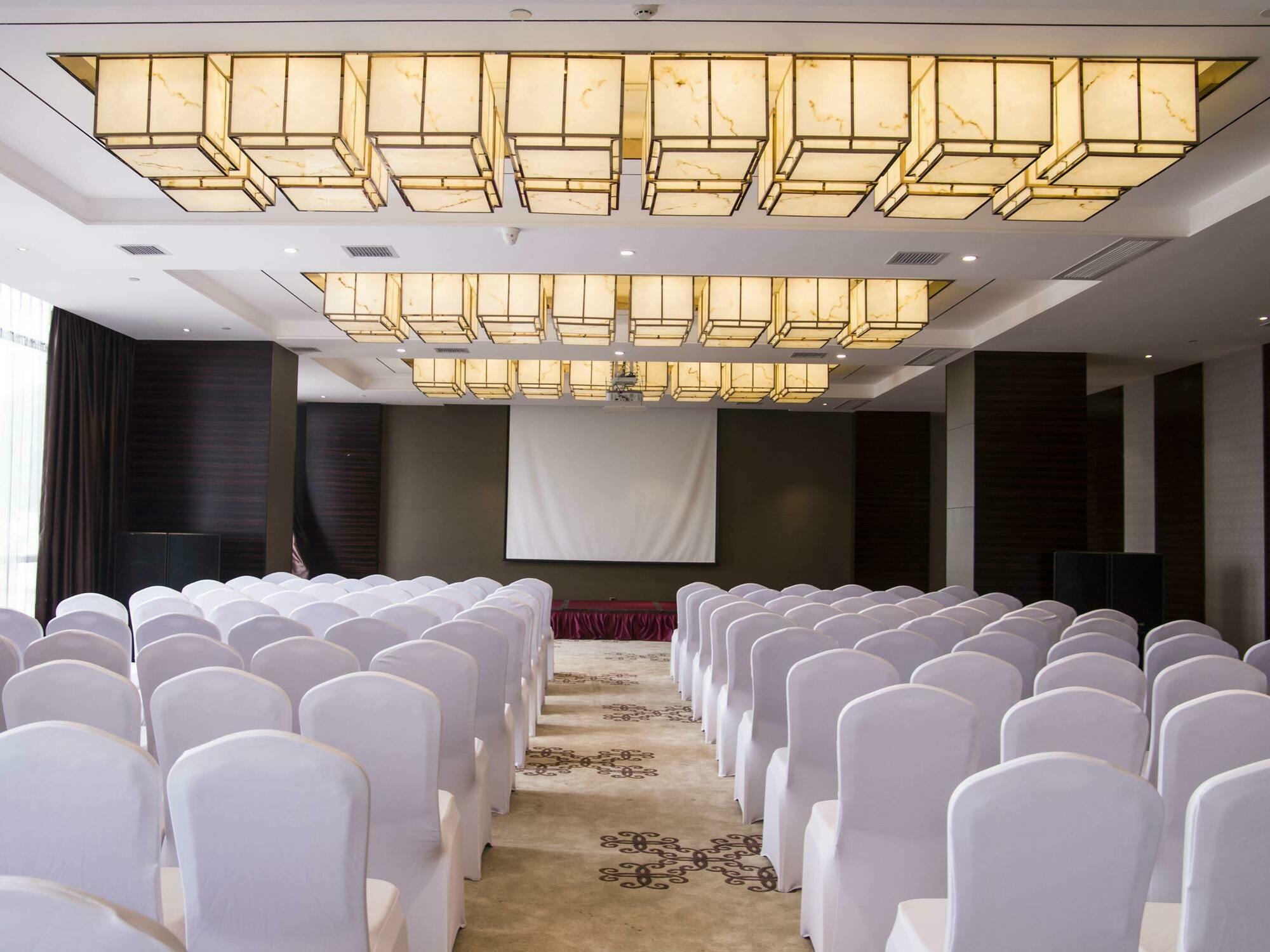 Argyle Grand Hotel Xingyi  Экстерьер фото