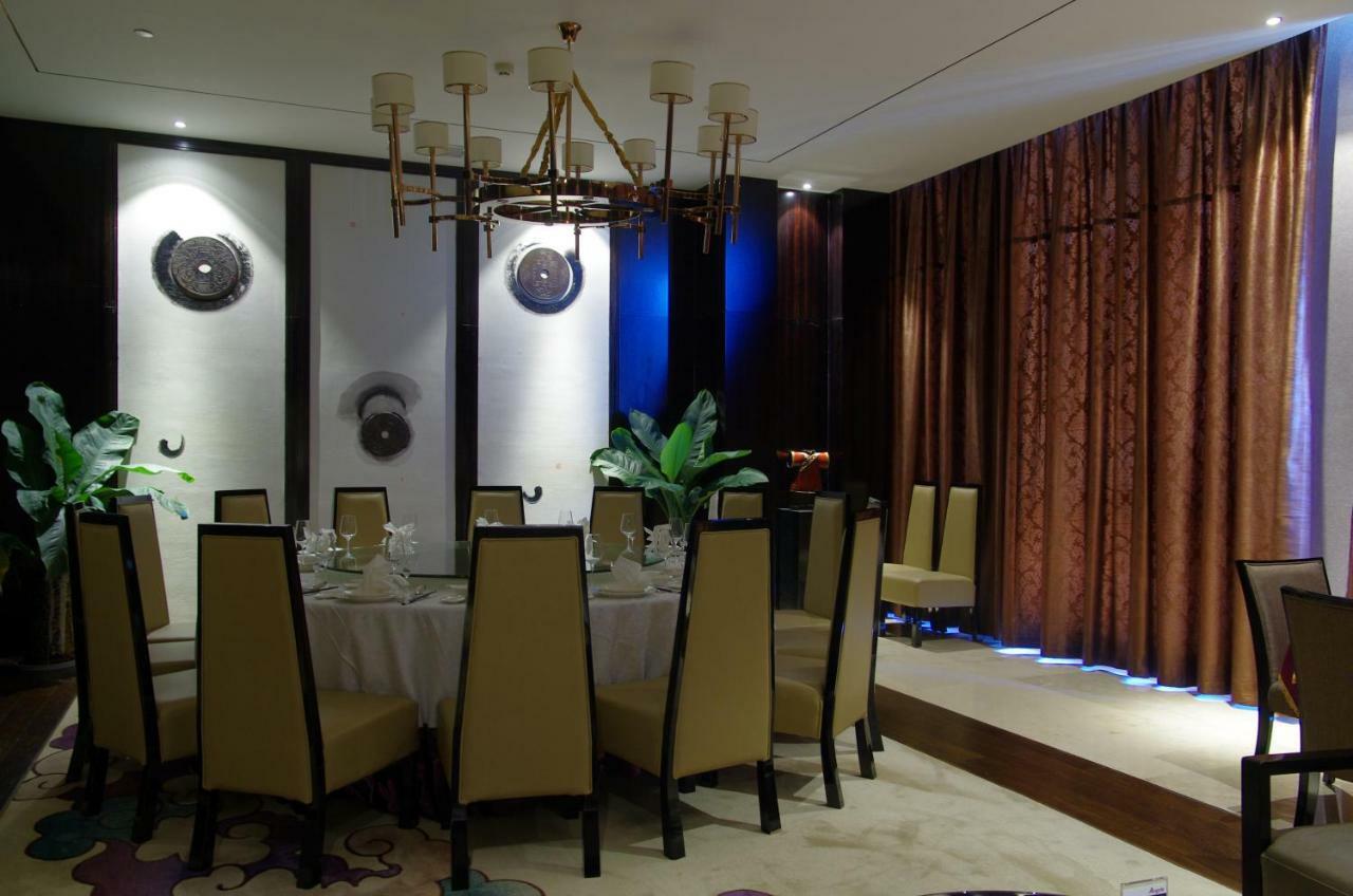 Argyle Grand Hotel Xingyi  Экстерьер фото